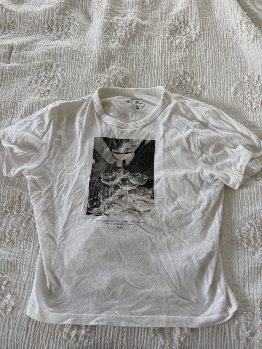 Abercrombie & Fitch White Short-Sleeve Graphic Crewneck Tee